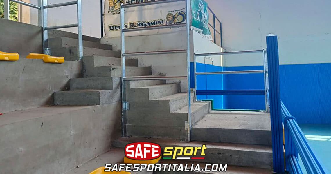 Balaustra di sicurezza per tribune e gradinate nei palazzetti sportivi