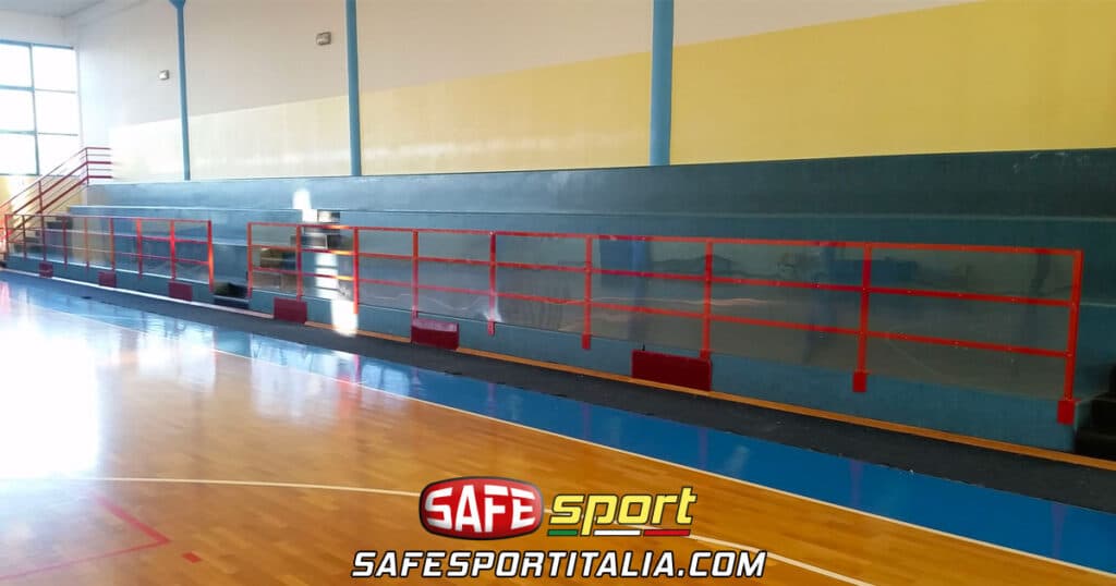 protezione-policarbonato-plexiglass-balaustre-parapetti-1024x538 Protezione sportiva antitrauma per balaustre e parapetti